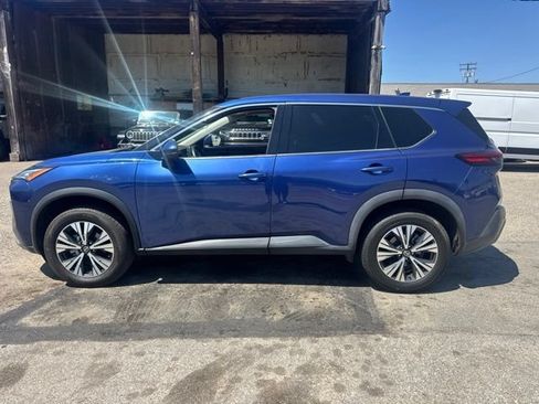 Used 2021 Nissan Rogue SV FWD image 8