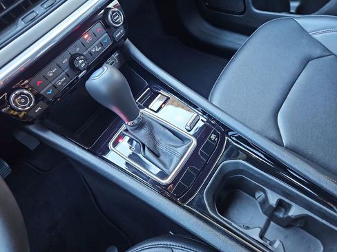 Used 2024 Jeep Compass Limited image 19