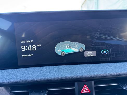 Used 2022 Kia EV6 Wind image 27