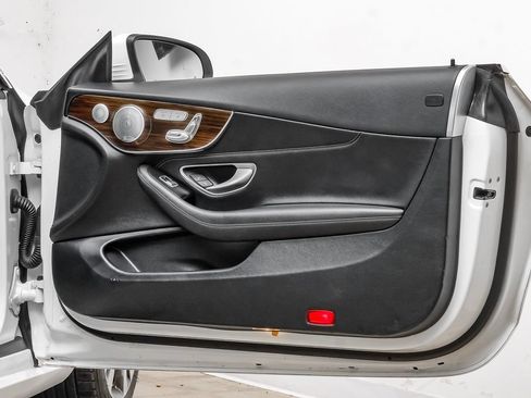 Used 2020 Mercedes-Benz C 300 Cabriolet image 36