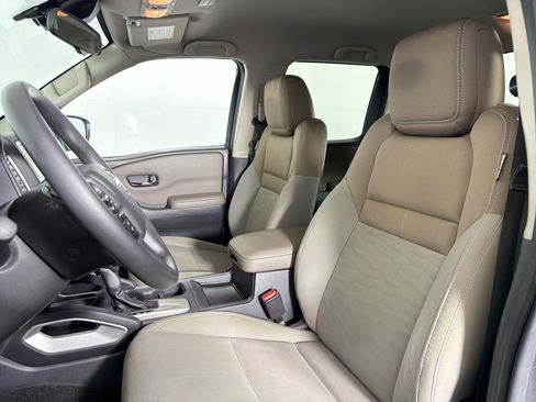 Used 2022 Nissan Frontier SV w/ Technology Package image 5