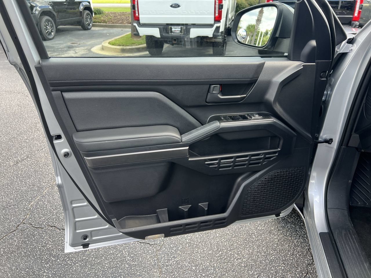 Used 2025 Toyota 4Runner SR5 RWD image 14