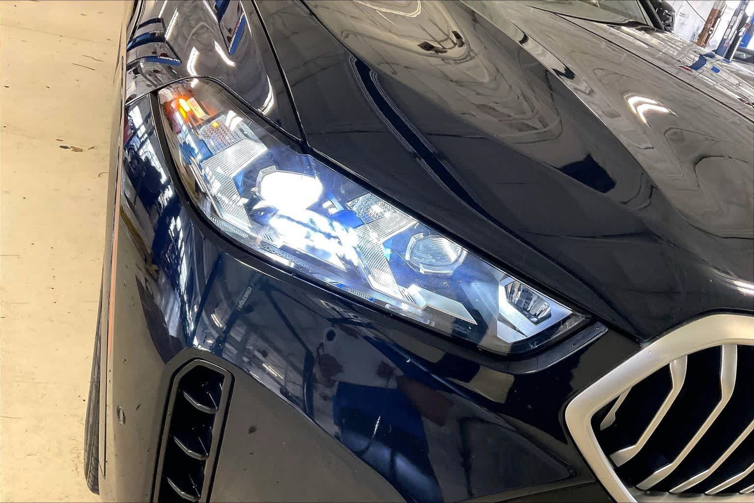 Used 2025 BMW X6 xDrive40i AWD/4WD image 23