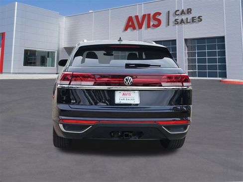 Used 2025 Volkswagen Atlas Cross Sport SE image 5