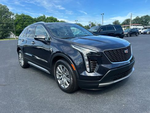 Used 2023 Cadillac XT4 Premium Luxury w/ Cold Weather Package FWD image 3