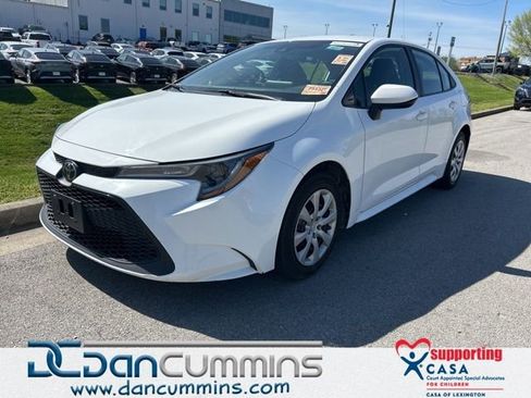 Used 2022 Toyota Corolla LE FWD image 1