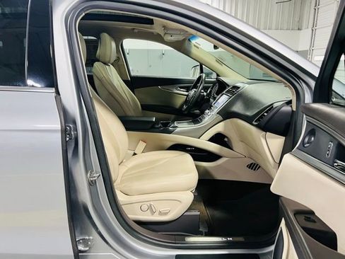 Used 2020 Lincoln Nautilus Reserve FWD image 36