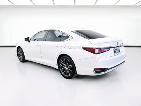 Used 2023 Lexus ES 300h w/ Premium Package image 6