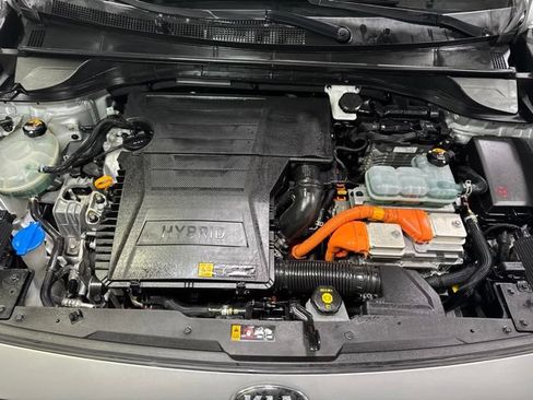 Used 2018 Kia Niro FE FWD image 5