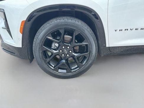 Used 2024 Chevrolet Traverse RS w/ LPO, Floor Liner Package AWD/4WD image 40