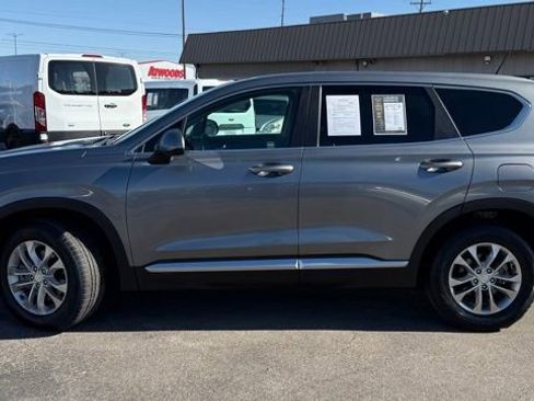 Used 2019 Hyundai Santa Fe SE image 7