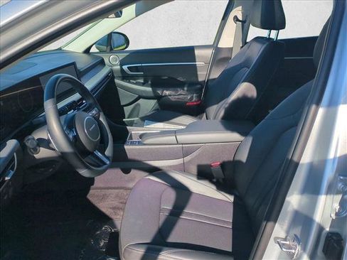 Certified 2025 Hyundai Sonata Limited FWD image 10