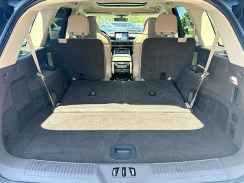 Certified 2022 Lincoln Aviator Reserve w/ Equipment Group 201A AWD/4WD image 16