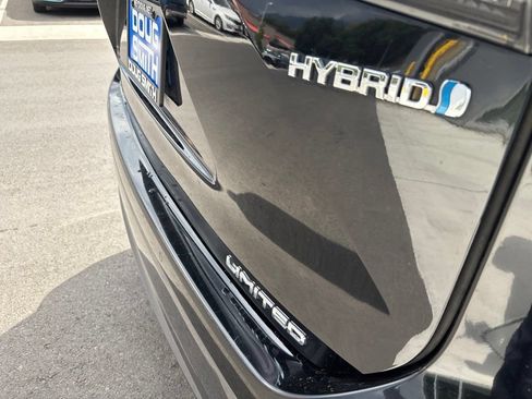Used 2023 Toyota Highlander Limited AWD/4WD image 18