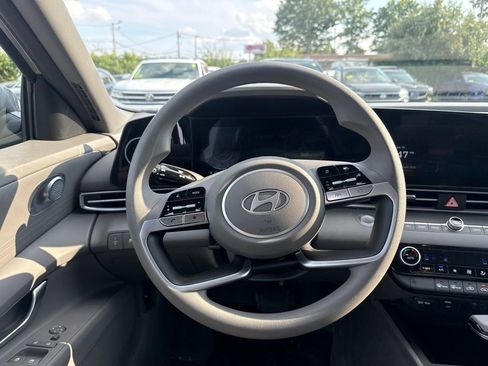 Used 2024 Hyundai Elantra SEL FWD image 23