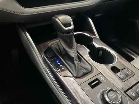 Used 2021 Toyota Highlander Platinum image 16