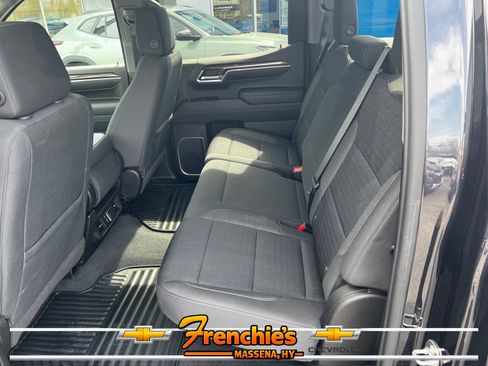 Used 2022 Chevrolet Silverado 1500 LT AWD/4WD image 6