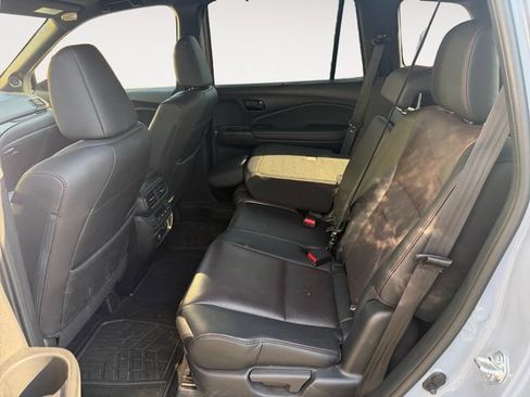 Used 2024 Honda Passport Black Edition image 5
