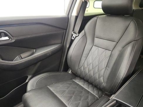 Used 2024 Nissan Rogue Platinum FWD image 19