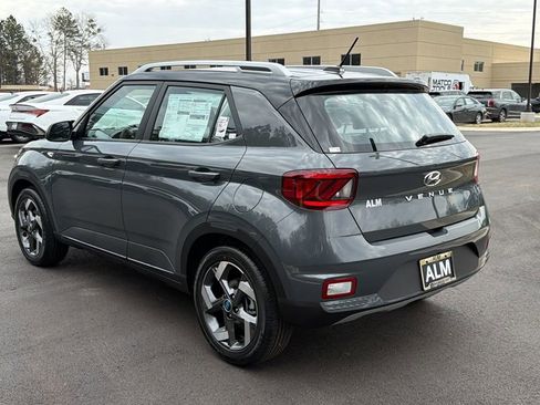 New 2026 Hyundai Venue SEL FWD image 8