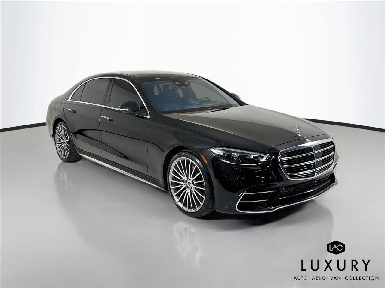 Used 2023 Mercedes-Benz S 500 4MATIC image 2