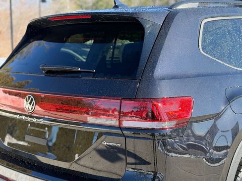 New 2026 Volkswagen Atlas Peak Edition image 12
