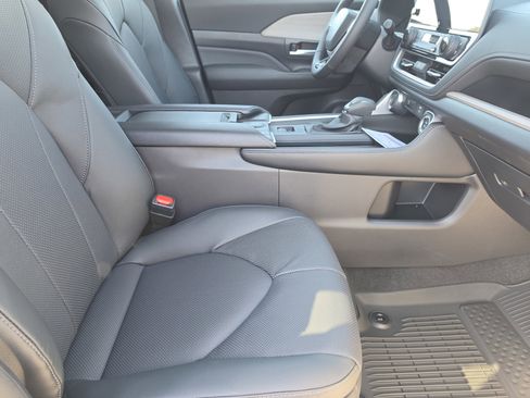 New 2026 Toyota Grand Highlander Limited image 15