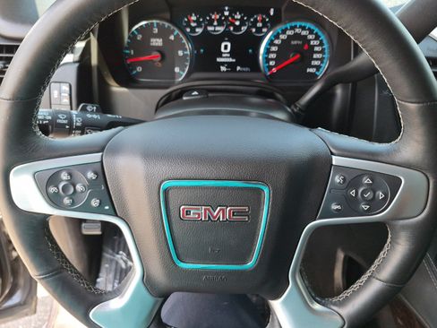 Used 2017 GMC Yukon SLT w/ Premium Edition AWD/4WD image 25