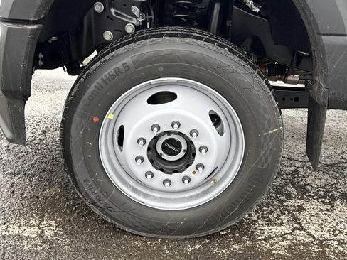 New 2026 Ford F450 XL w/ XL Chrome Package image 9
