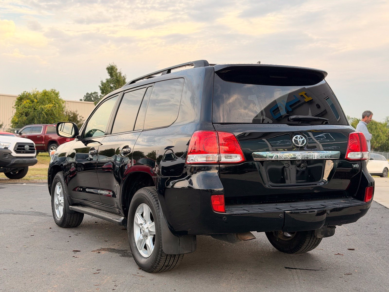 Used 2011 Toyota Land Cruiser w/ Upgrade Pkg AWD/4WD image 11