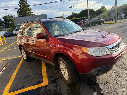 Used 2013 Subaru Forester 2.5X Premium w/ All-Weather Plus Pkg AWD/4WD image 2