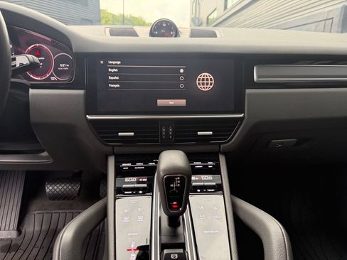Certified 2023 Porsche Cayenne Platinum Edition AWD/4WD image 24