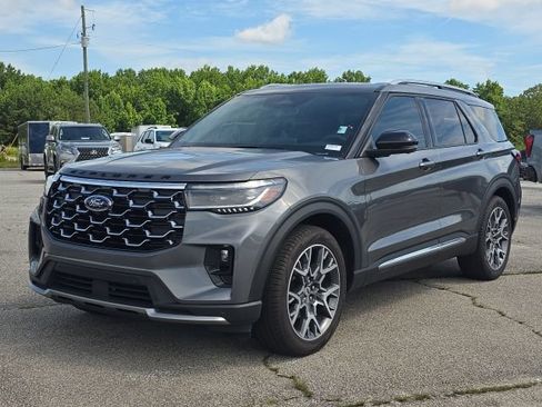 Used 2025 Ford Explorer Platinum w/ Ultimate Package RWD image 1