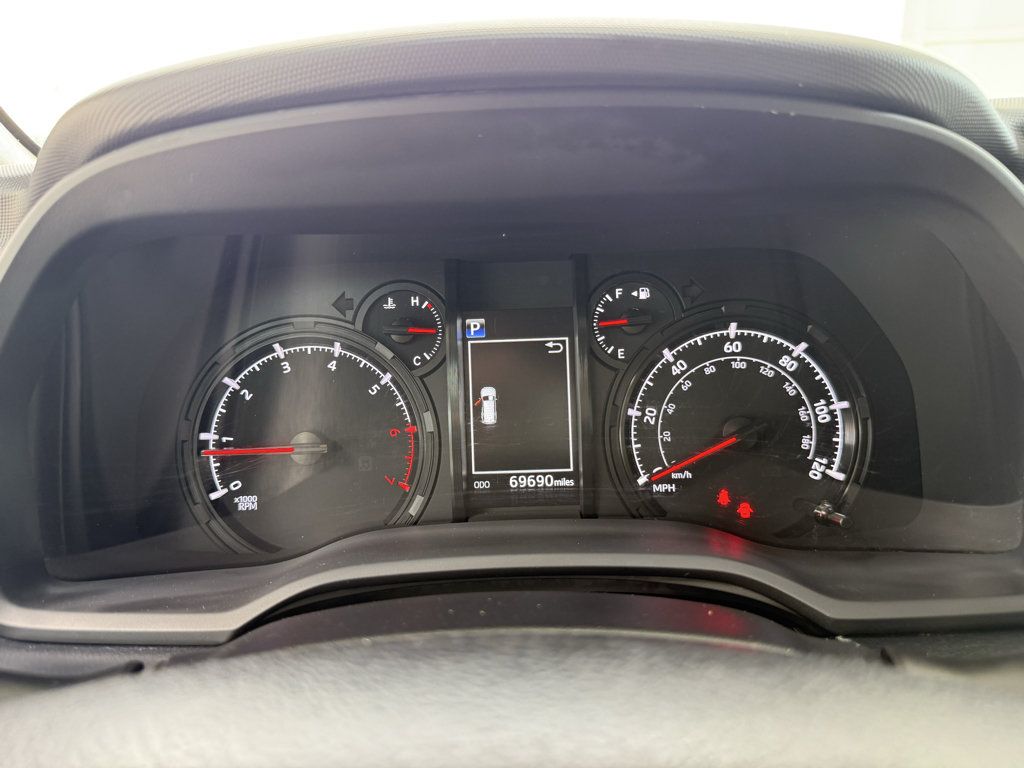 Used 2020 Toyota 4Runner SR5 Premium w/ Moonroof Package AWD/4WD image 17