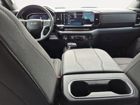 Used 2023 Chevrolet Silverado 1500 LT Trail Boss w/ LPO, Dark Essentials Package AWD/4WD image 3