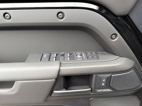 New 2026 Land Rover Defender 110 OCTA AWD/4WD image 12