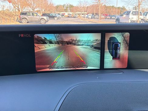 Used 2025 Lincoln Nautilus Reserve image 28