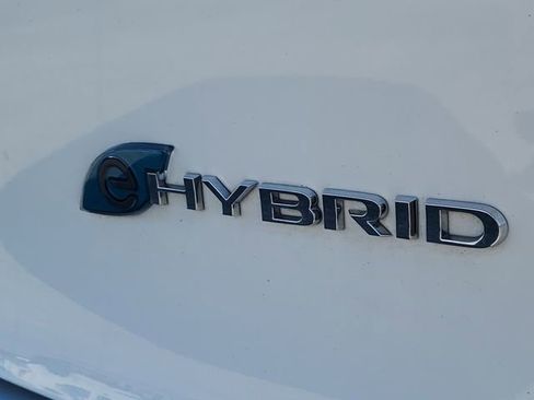 Used 2021 Chrysler Pacifica Touring-L w/ Uconnect Theater Family Group image 7