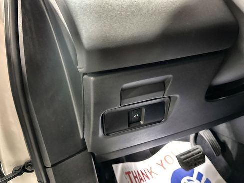 Used 2024 Land Rover Range Rover Evoque S image 16