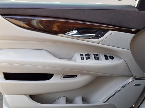 Used 2016 Cadillac Escalade Premium AWD/4WD image 12