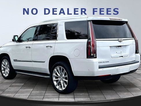 Used 2020 Cadillac Escalade Luxury RWD image 4