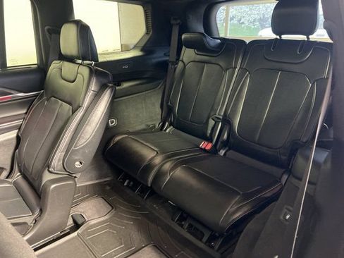 Used 2023 Jeep Grand Cherokee L Overland w/ Advanced Protech Group III AWD/4WD image 24