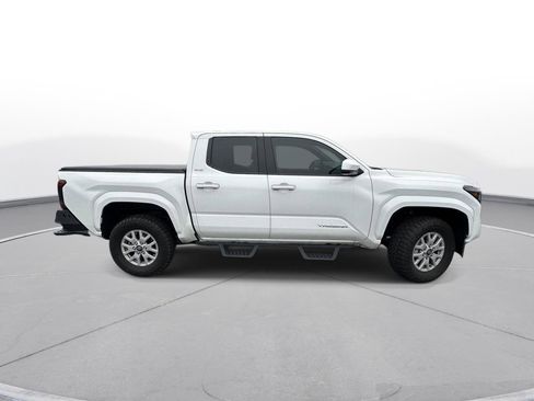 Certified 2025 Toyota Tacoma SR5 image 3