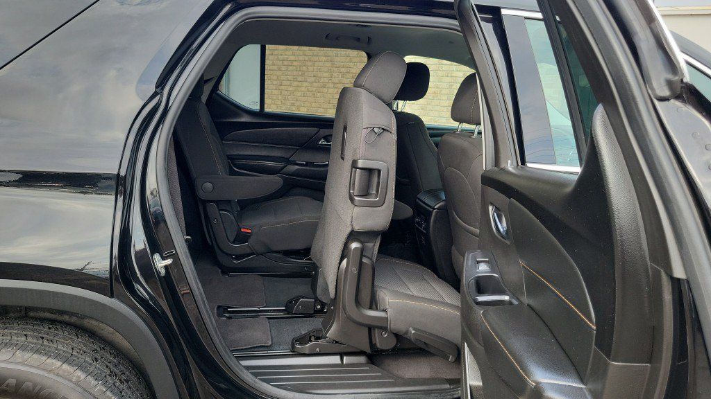 Used 2021 Chevrolet Traverse LT FWD image 21