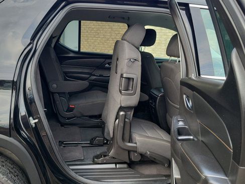 Used 2021 Chevrolet Traverse LT FWD image 21