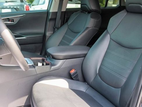 Used 2022 Toyota RAV4 Limited image 13