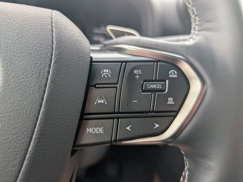 Used 2025 Lexus LX 600 4WD w/ Accessory Package (2T) image 19