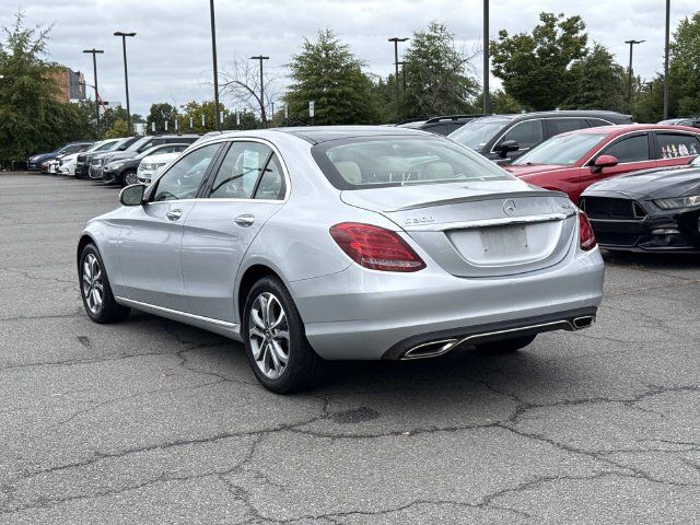Used 2018 Mercedes-Benz C 300 4MATIC Sedan image 4