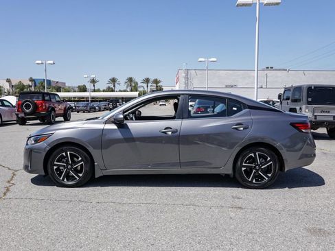 Used 2025 Nissan Sentra SV FWD image 7