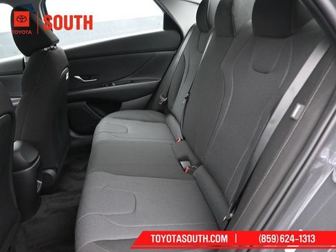 Used 2025 Hyundai Elantra SE FWD image 22